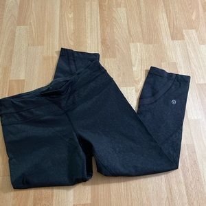 Lululemon floral print Capri leggings